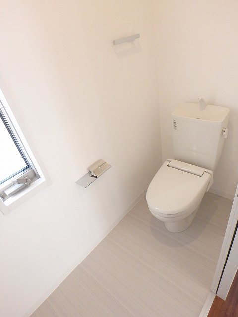 異なる棟の室内写真です