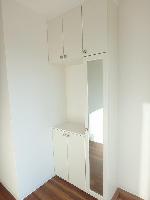 異なる棟の室内写真です