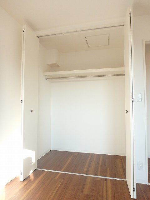 異なる棟の室内写真です