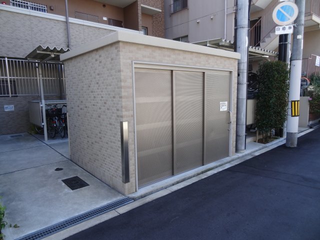 敷地内ゴミ捨て場