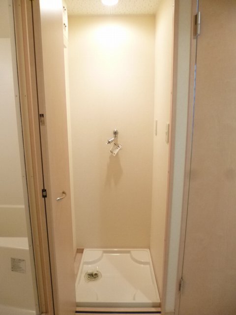 異なるフロアの室内写真