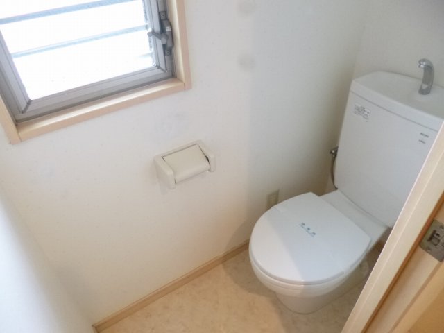 異なるフロアの室内写真