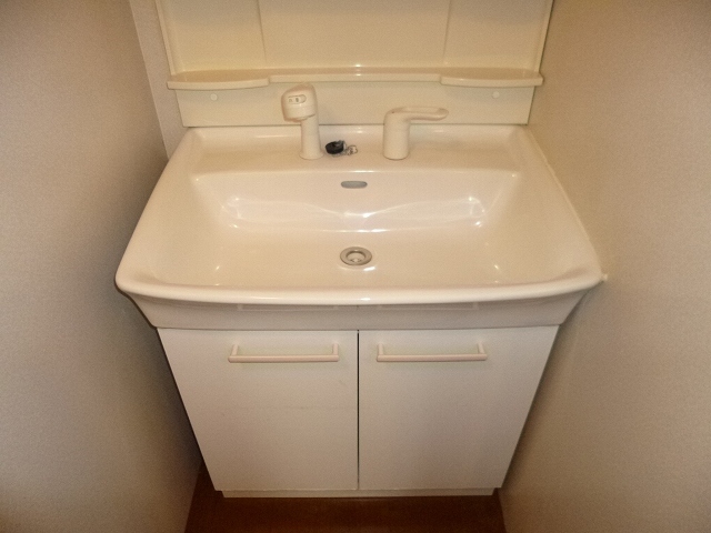 ｼｬﾝﾌﾟｰﾄﾞﾚｯｻｰ付。