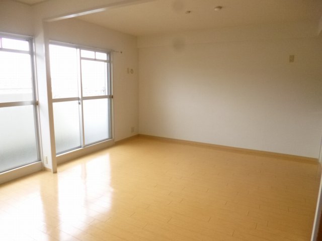 異なる号室の室内写真です