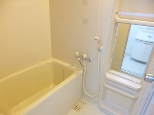 異なる号室の室内写真です