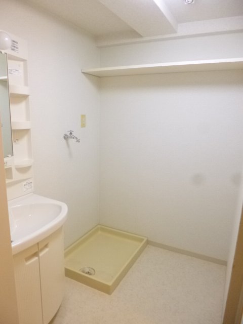 異なる号室の室内写真です