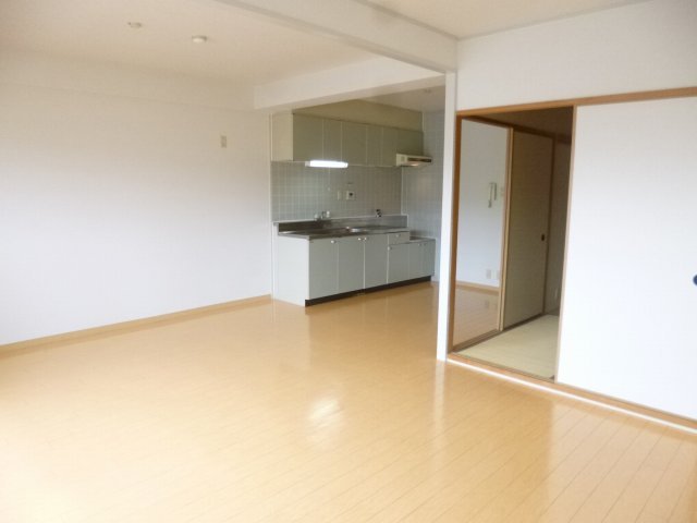 異なる号室の室内写真です