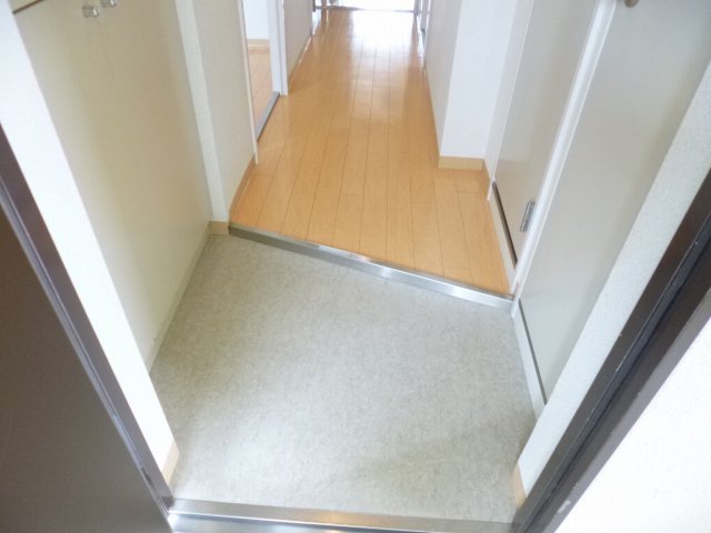 異なる号室の室内写真です