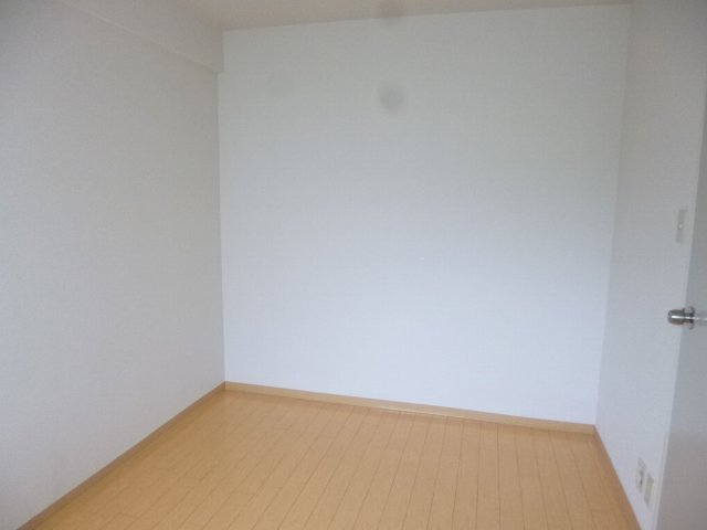 異なる号室の室内写真です
