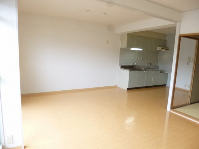 異なる号室の室内写真です