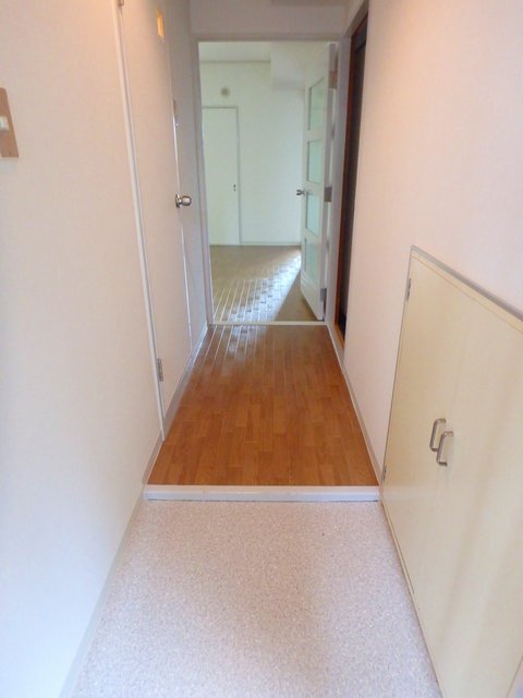 異なる号室の室内写真です