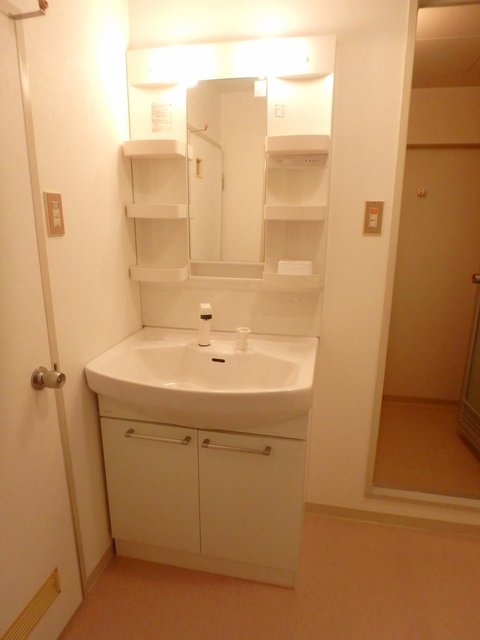 異なる号室の室内写真です