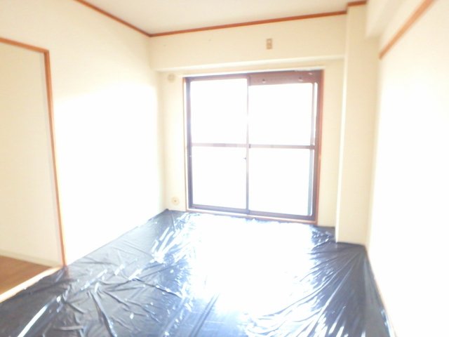 異なる号室の室内写真です