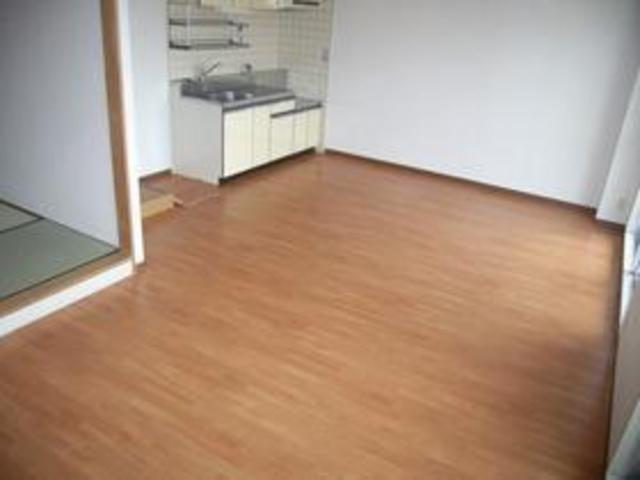 異なる号室の室内写真です