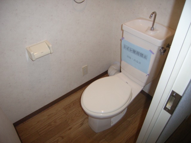 異なる号室の室内写真です