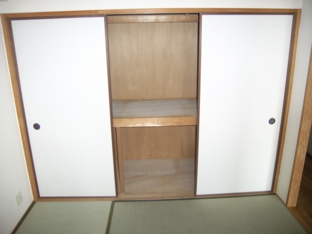 異なる号室の室内写真です