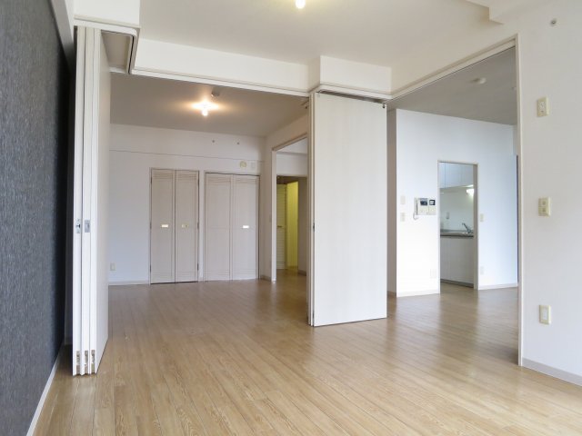 異なる号室の室内写真です