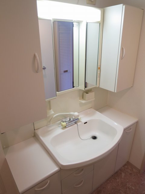 異なる号室の室内写真です