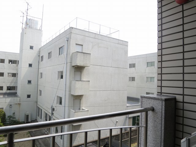 異なる号室の室内写真です