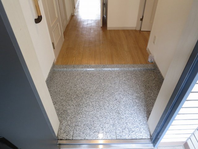 異なる号室の室内写真です