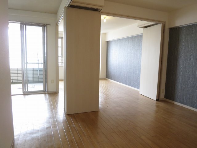 異なる号室の室内写真です