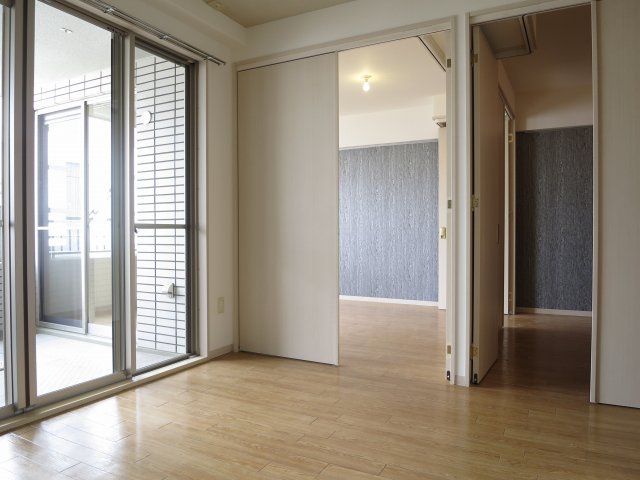 異なる号室の室内写真です