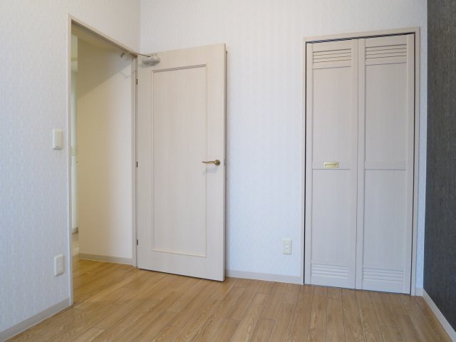 異なる号室の室内写真です