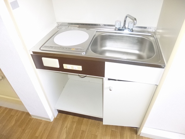 異なる号室の室内写真