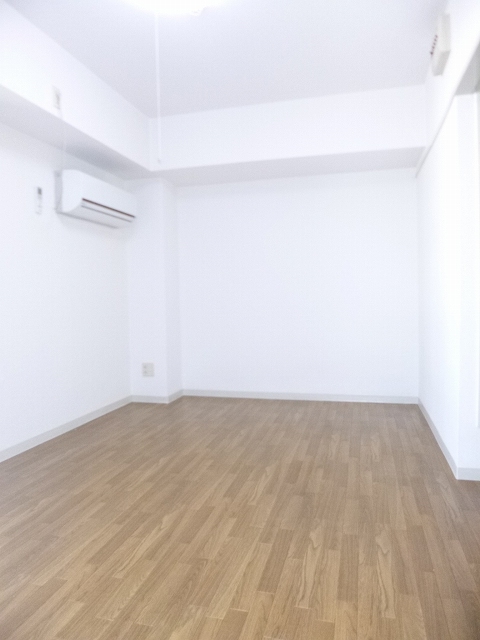 異なる号室の室内写真