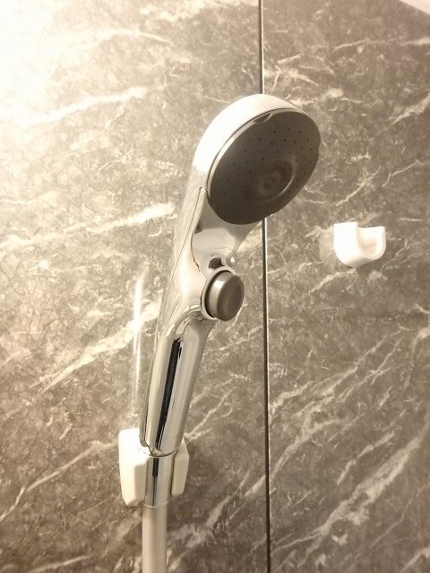 反転した間取りの室内写真です