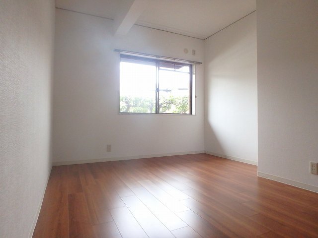 反転した間取りのお部屋