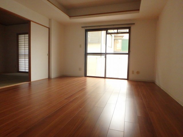 反転した間取りのお部屋