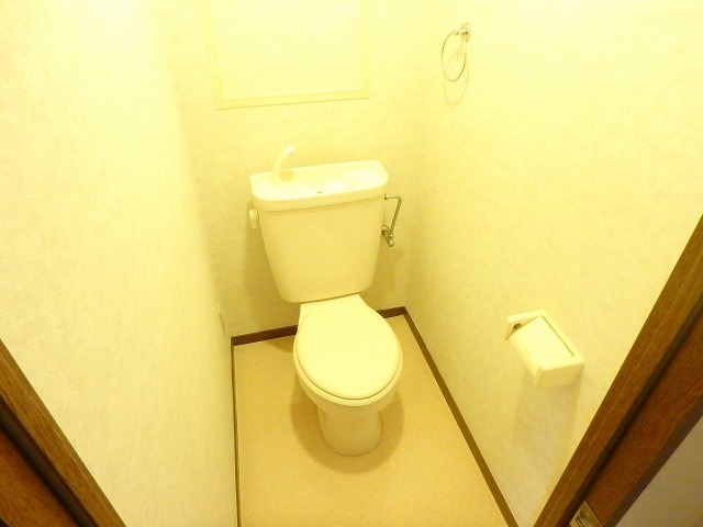 異なる号室の室内写真です