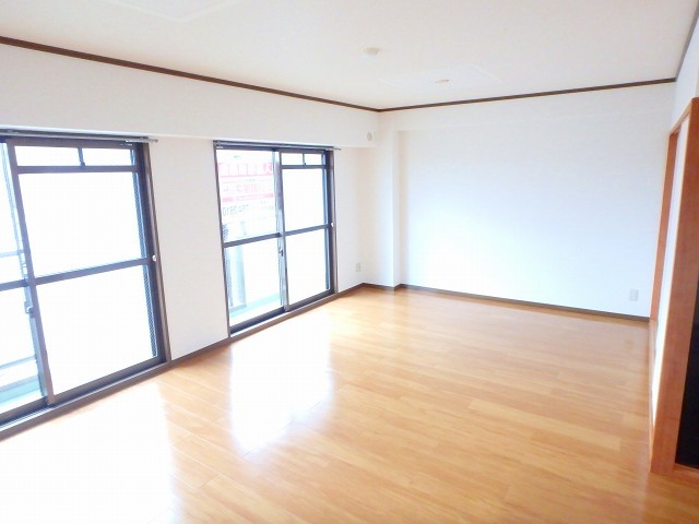 異なる号室の室内写真です