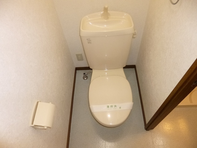 異なるフロアの室内写真です