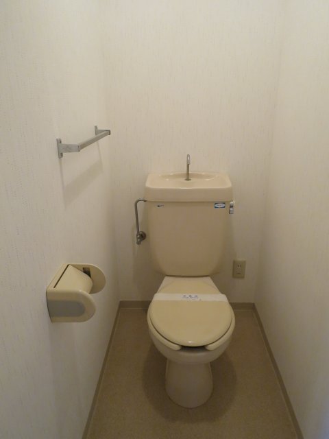異なる号室の室内写真です