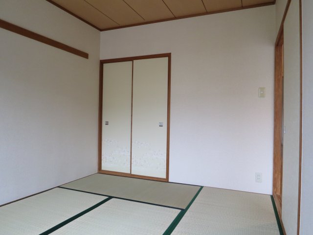 異なる号室の室内写真です