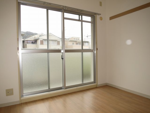異なる号室の室内写真です