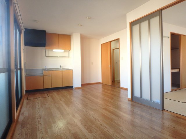 異なる号室の室内写真です