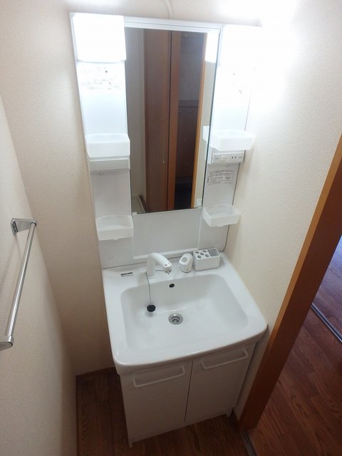 異なる号室の室内写真です