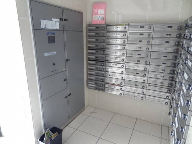 宅配ボックス付き