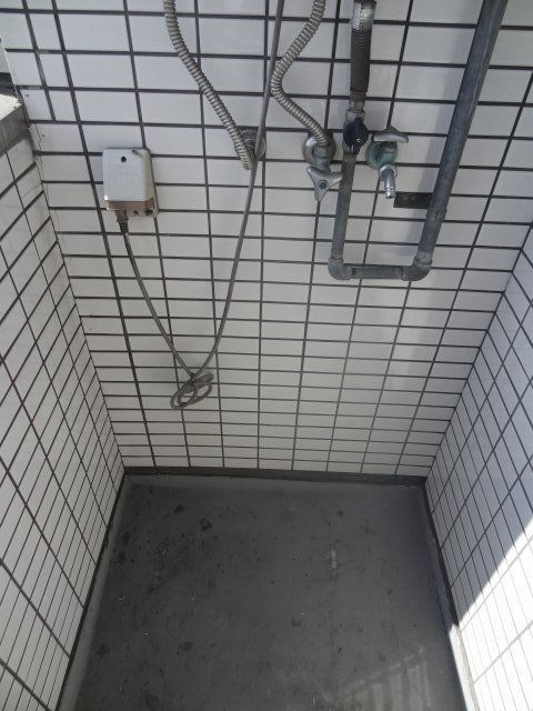 室外洗濯機置場