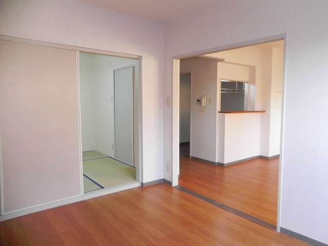 ＴＶを見られるカウンターキッチン