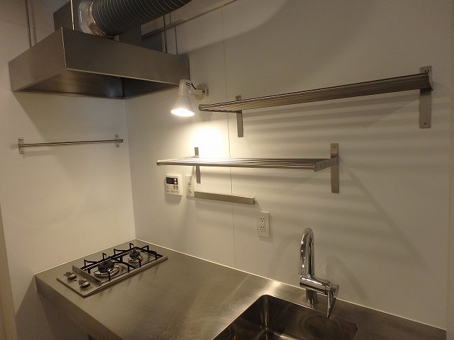 キッチンで見せる収納。