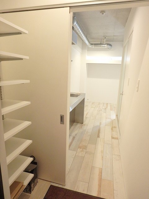 玄関入った時の雰囲気って、大事です。