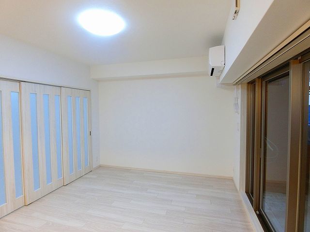 偶数階ホワイト基調奇数階ブラウン基調