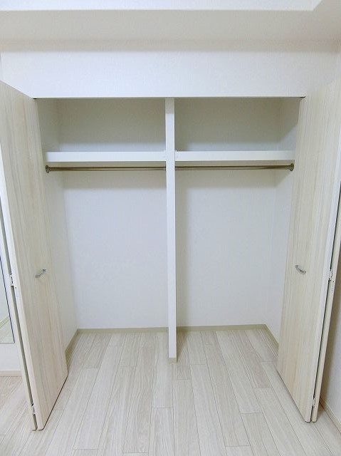 偶数階ホワイト基調奇数階ブラウン基調