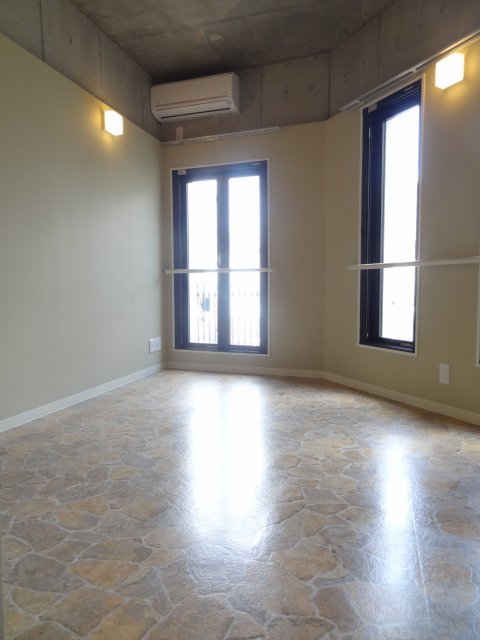 間接照明付けてオシャレな空間に