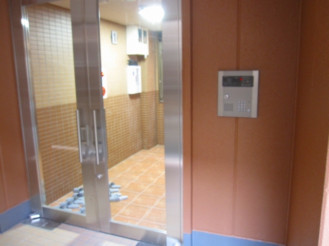 オートロック前