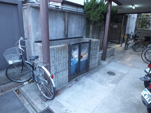 ゴミ置き場